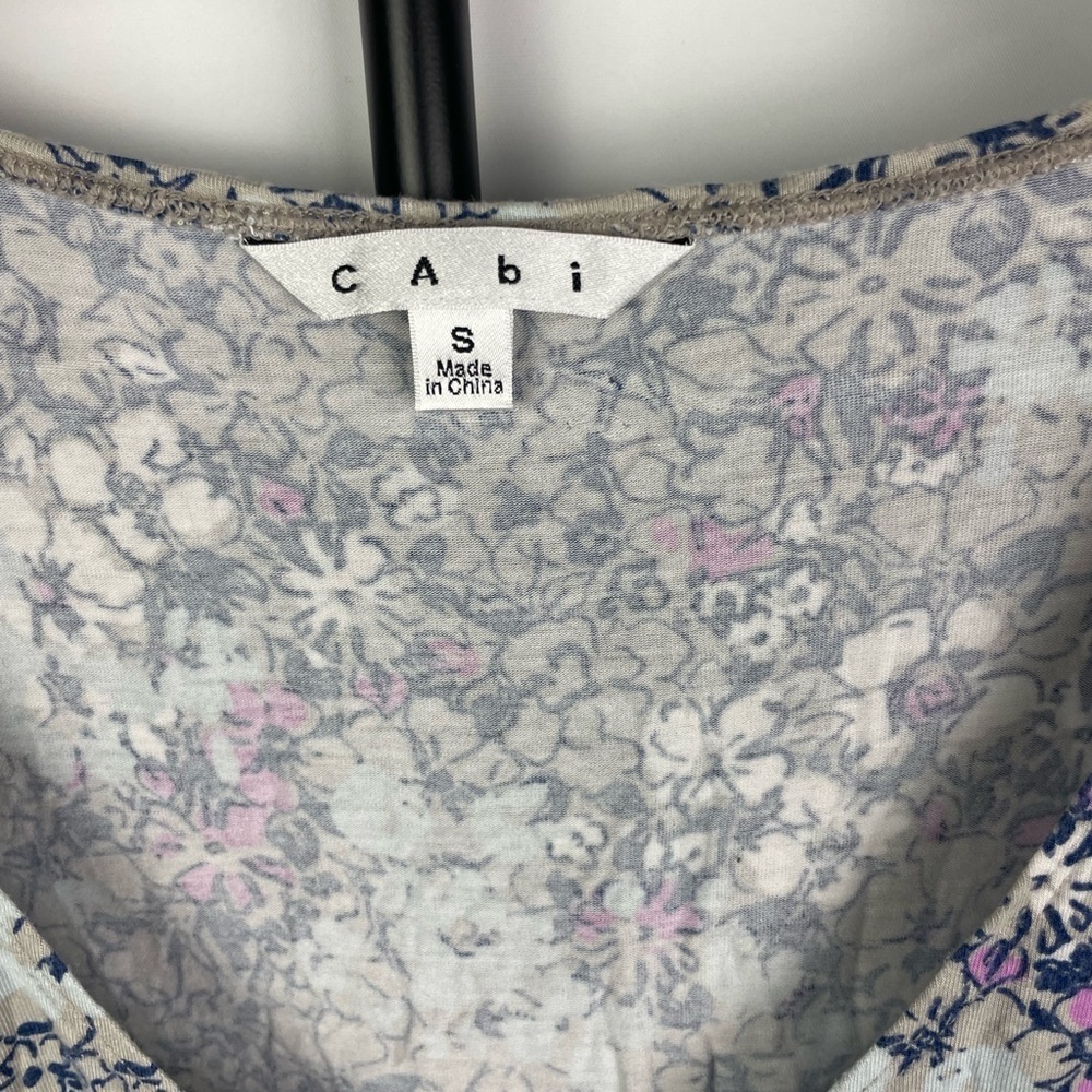 Cabi Gray‎ Purple Flutter Short Sleeve Floral 301 Blouse - Picture 7 of 7
